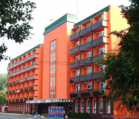 Tisza Sport Hotel Szeged Exteriör bild