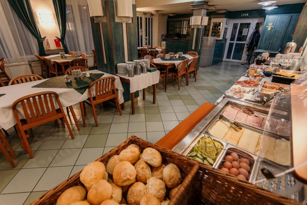 Tisza Sport Hotel Szeged Exteriör bild